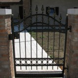 Cancelletto pedonale zincato vernciato e sfumato