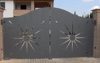 Cancello in lamiera zincato e verniciato