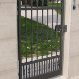Cancello pedonale in ferro battuto