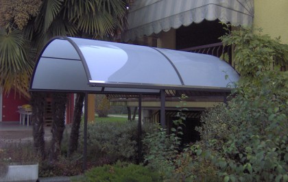 Capottina ingresso abitazione verniciata antracite