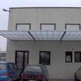 Capottina ricovero auto in acciaio inox e policarbonato alveolare